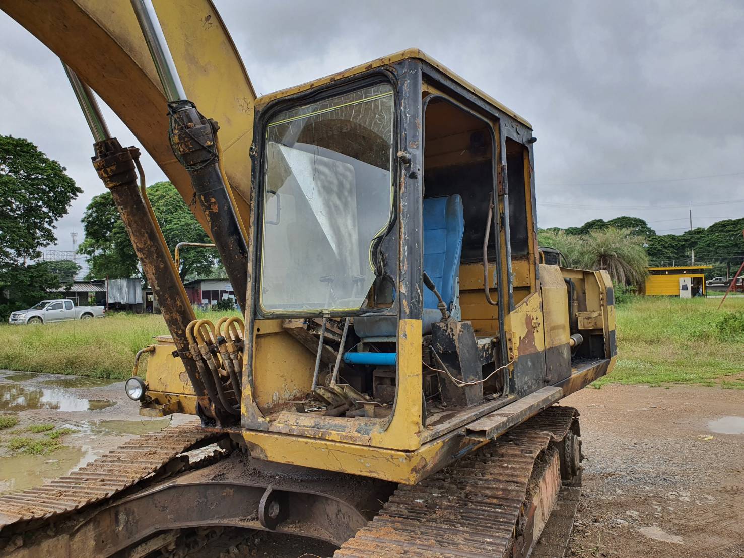 ขาย 225,000 บาท Cat E200B