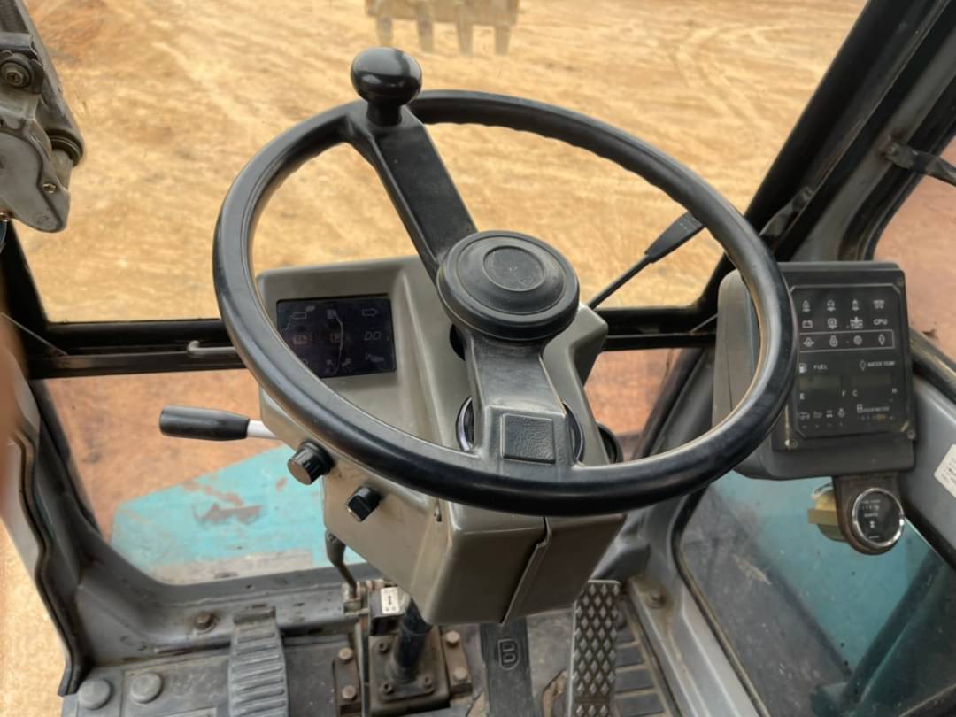 ขาย 855,000 รถแบคโฮล้อยาง KOBELCO 