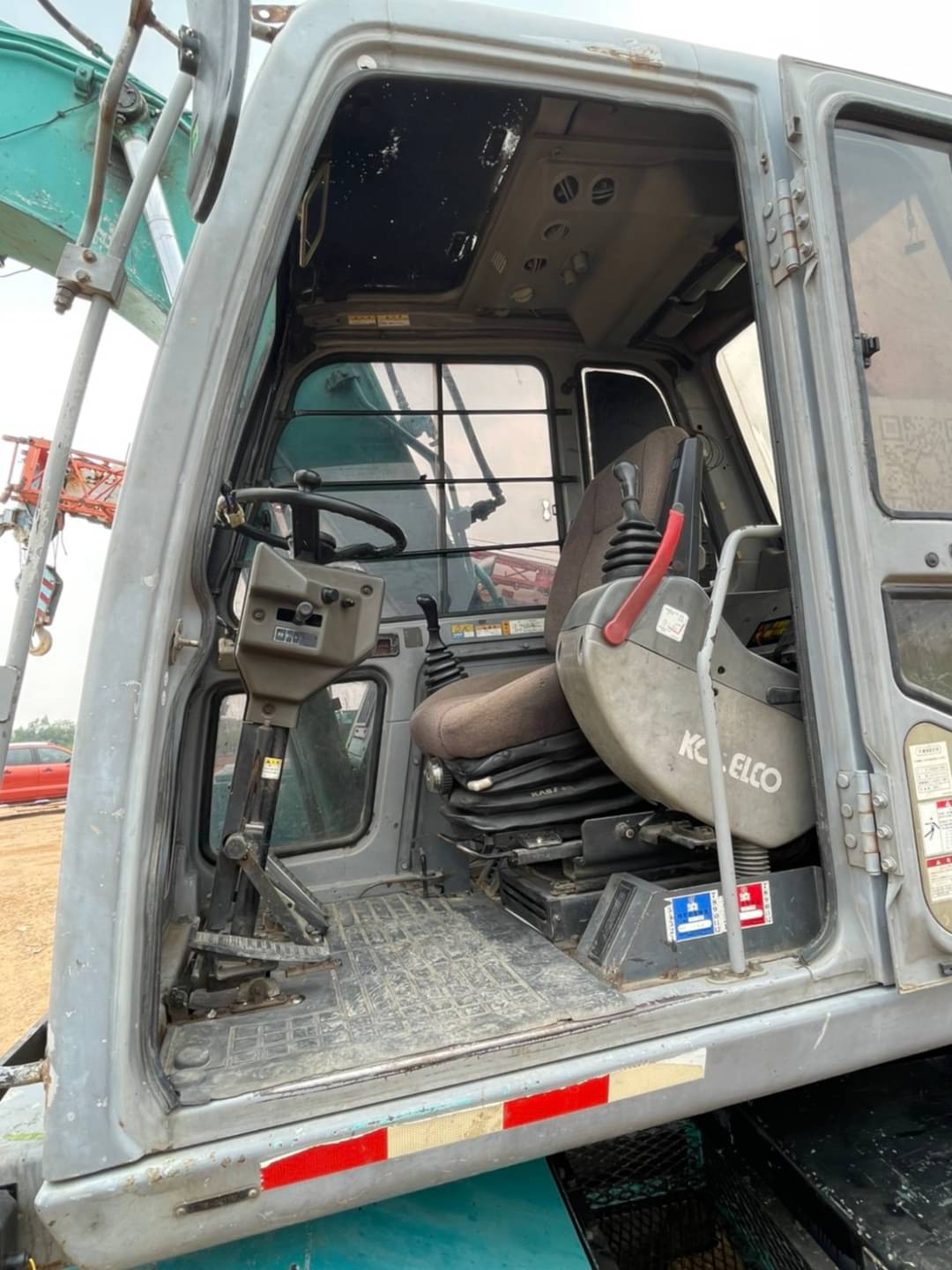 ขาย 855,000 รถแบคโฮล้อยาง KOBELCO 