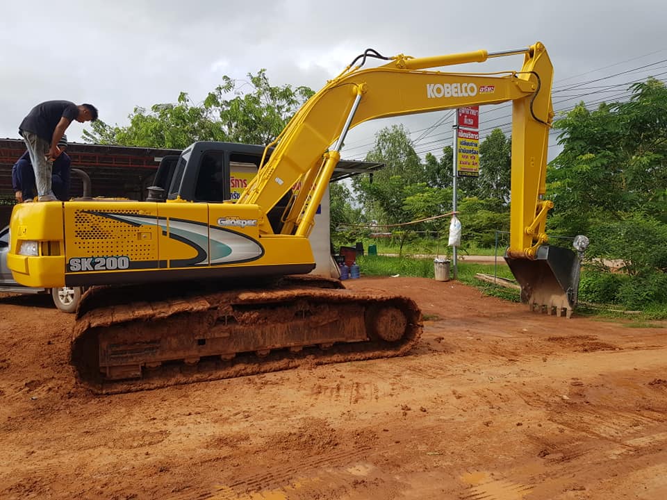 KOBELCO  SK  200 -3  เครื่องดีปั้มใหม่ (มาคซิค) โซ่ใหม่เอวแน่น สภาพดีพร้อมลุยงาย  0828472388 ดูรถที่สกลนคร ราคา 590000 สัญญาซื้อขาย