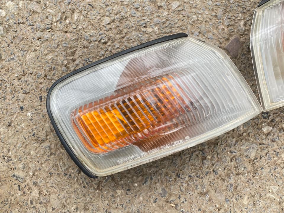 ไฟมุม ไฟเลี้ยว แท้ TOYOTA AE 110 , 111