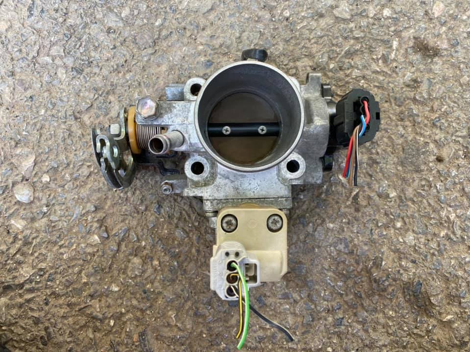 ลิ้นปีกผีเสื้อ ลิ้นเร่งแท้  โตโยต้า 3S-FE  ราคา 900 บาท พร้อมส่งฟรี