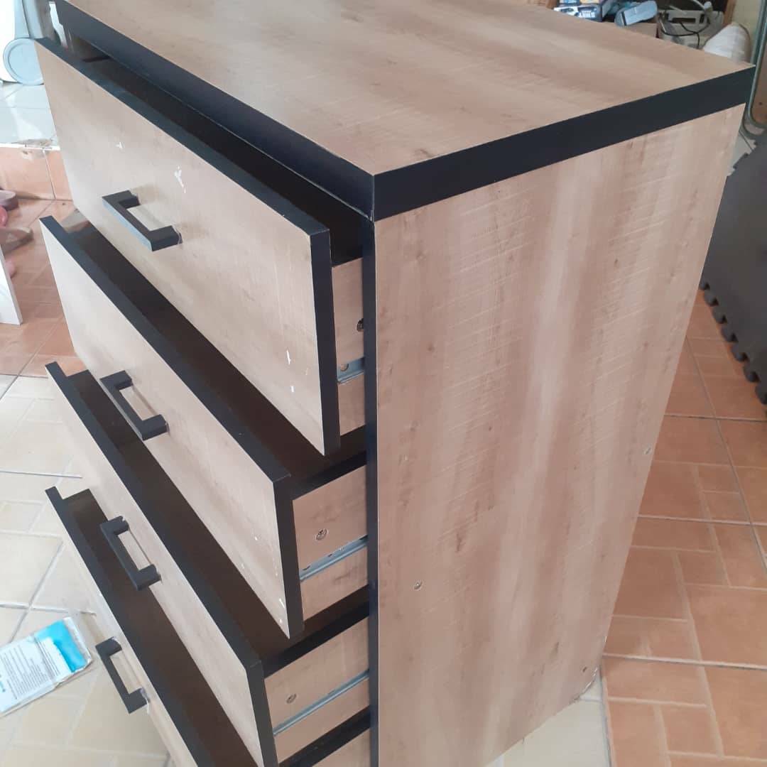 ลิ้นชักไม้ สี่ชั้นสวยแข็งแรงน่าใช้มาก หน้ากว้าง มือสองสภาพดีสวยๆ