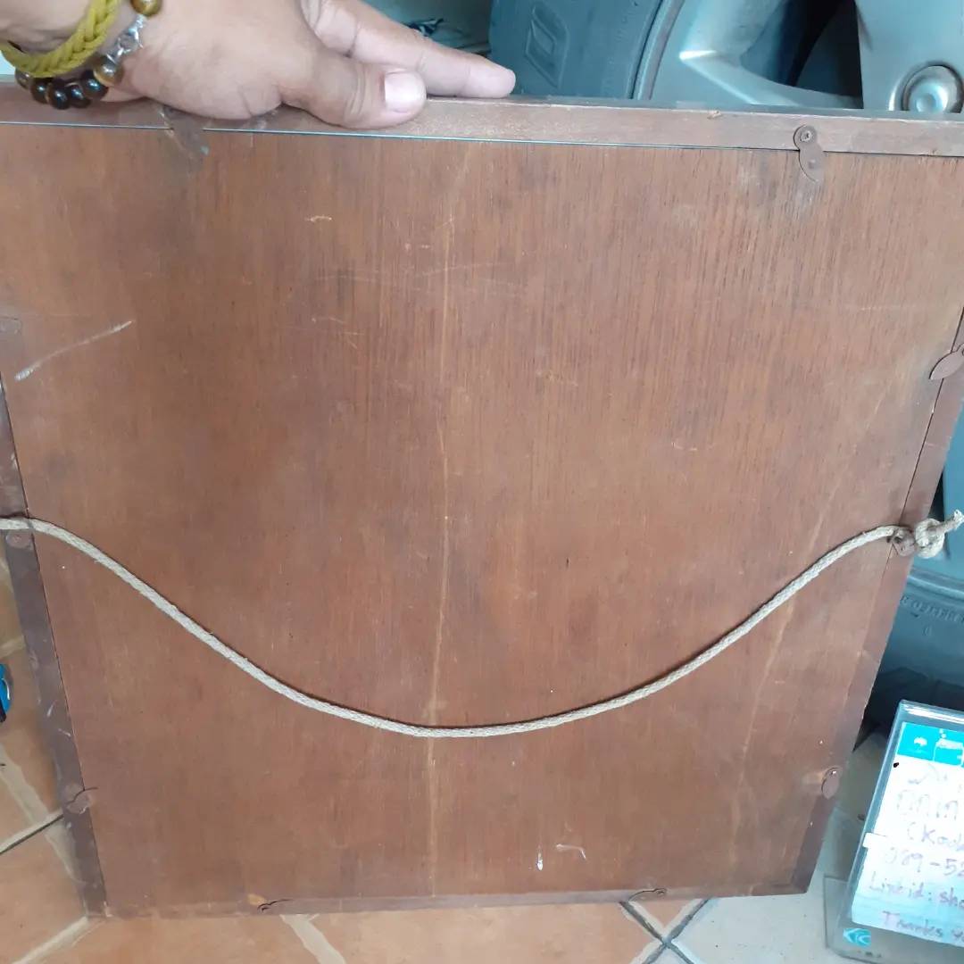 K01 รูปในหลวงรัชกาลที่ 9 ในกรอบทรงกล่องหนาสวย ขนาด 40×44 หนา 5.5ซม. งานเก่าเหมาบ้านมา