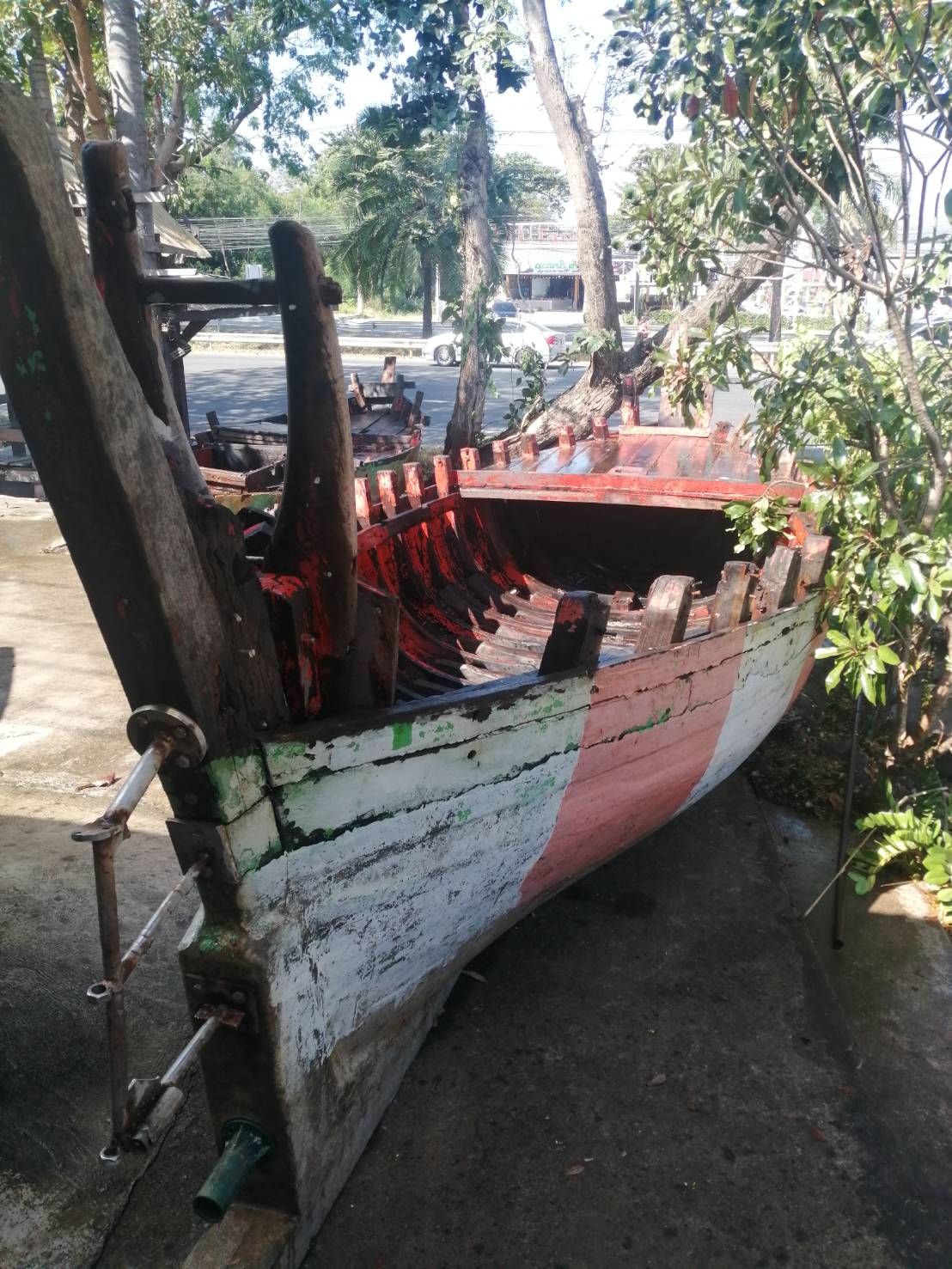 ขออนุญาตครับ พี่ชายได้เรือมาอีกแล้วครับ 2 ลำครับ อยากkายครับเรือไม้โบราณครับ ลำใหญ่ ไม้เก่า หลายสิบปีเลยครับ ชาวบ้านชาวประมงของชลบุรีบอกไว้ ขออนุญาตครับ พี่ชายได้เรือมาอีกแล้วครับ 2 ลำครับ อยากkายครับเรือไม้โบราณครับ ลำใหญ่ ไม้เก่า หลายสิบปีเลยครับ ชาวบ้านชาวประมงของชลบุรีบอกไว้