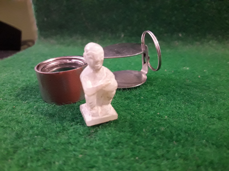 หลวงพ่อคูณแกะสลักครับ เก่าเก็บ ครับ พระสวย สภาพเดิม พระบ้าน เก็บเองครับ