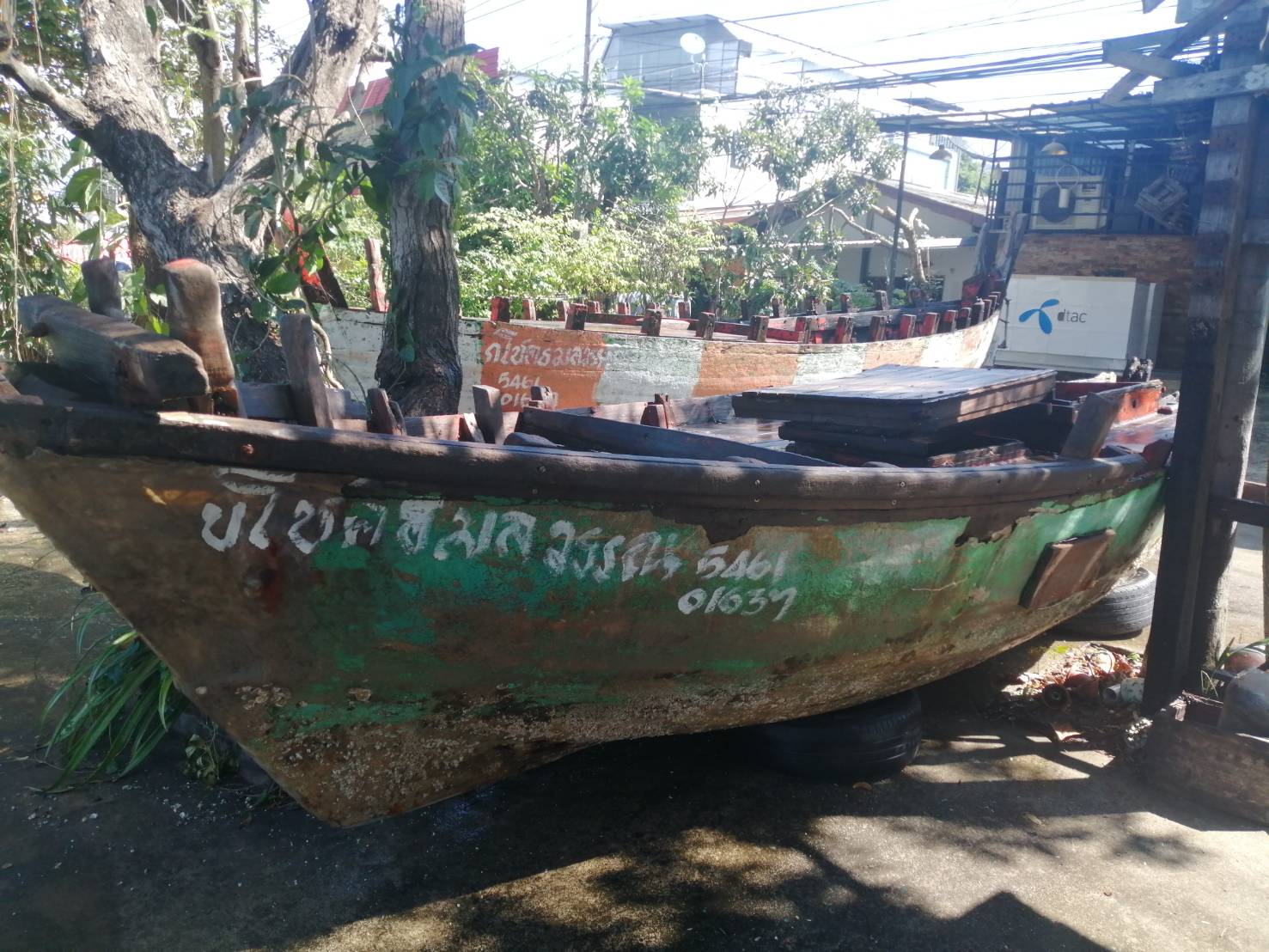 ขออนุญาตครับ พี่ชายได้เรือมาอีกแล้วครับ 2 ลำครับ อยากkายครับเรือไม้โบราณครับ ลำใหญ่ ไม้เก่า หลายสิบปีเลยครับ ชาวบ้านชาวประมงของชลบุรีบอกไว้ ขออนุญาตครับ พี่ชายได้เรือมาอีกแล้วครับ 2 ลำครับ อยากkายครับเรือไม้โบราณครับ ลำใหญ่ ไม้เก่า หลายสิบปีเลยครับ ชาวบ้านชาวประมงของชลบุรีบอกไว้