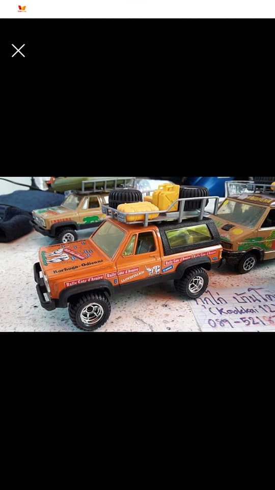 ลดราคา ชุดสุดท้ายแล้ว หมดแล้ว ชุดนี้เก็บเองตัดใจปล่อยครับ พร้อมตู้กระจกเลยครับผม จัดชุดครับ 4 คัน 4 แบบ รถโมเดล รถเหล็ก JADITOYS GIODI 4X4 SAFARI RALLY RARE สวยๆครับ ล้อโตๆ ล้อปกติ แนววินเทจครับ รายละเอียดดี