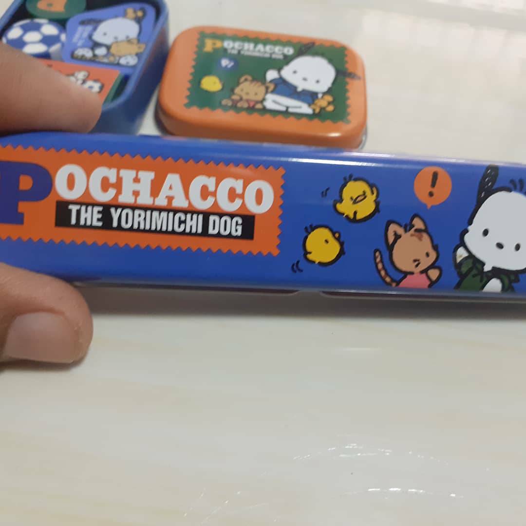 ชุดกล่องดินสอ ดินสอไม้ ยางลบจิ๋ว ชุดงานสะสม POCHACCO จาก Sanrio Japan ค่ะ กล่องสีฟ้ายาว 13 ซม. มีดิน ชุดกล่องดินสอ ดินสอไม้ ยางลบจิ๋ว ชุดงานสะสม POCHACCO จาก Sanrio Japan ค่ะ กล่องสีฟ้ายาว 13 ซม. มีดิน