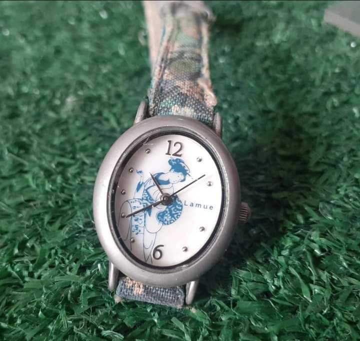 นาฬิกาวินเทจญี่ปุ่น แบรนด์ Janix หน้าปัดเป็นรูปผู้หญิงทรงรีสวยค่ะ