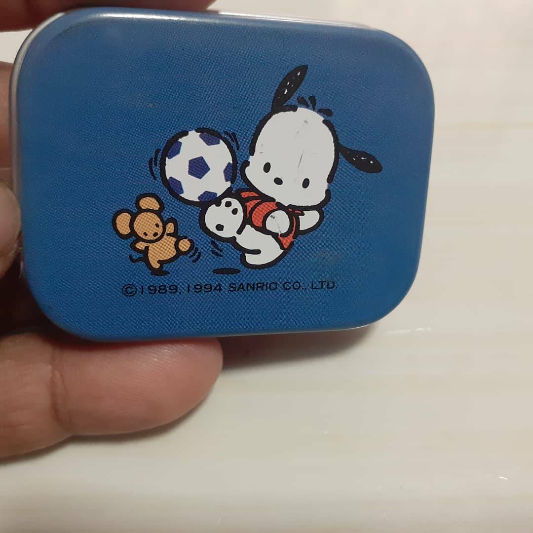 ชุดกล่องดินสอ ดินสอไม้ ยางลบจิ๋ว ชุดงานสะสม POCHACCO จาก Sanrio Japan ค่ะ กล่องสีฟ้ายาว 13 ซม. มีดิน ชุดกล่องดินสอ ดินสอไม้ ยางลบจิ๋ว ชุดงานสะสม POCHACCO จาก Sanrio Japan ค่ะ กล่องสีฟ้ายาว 13 ซม. มีดิน