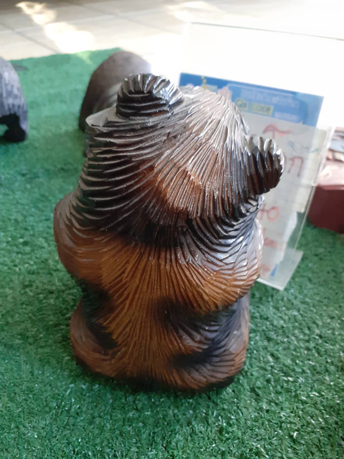 หมีไม้แกะสำหรับวัดอุณหภูมิ งานแกะสลักไม้สวยๆจากญี่ปุ่น ด้านหน้าติดเครื่องวัดอุณหภูมิ ลานมือสองสวยๆจากญี่ปุ่น หมีไม้แกะสำหรับวัดอุณหภูมิ งานแกะสลักไม้สวยๆจากญี่ปุ่น ด้านหน้าติดเครื่องวัดอุณหภูมิ ลานมือสองสวยๆจากญี่ปุ่น