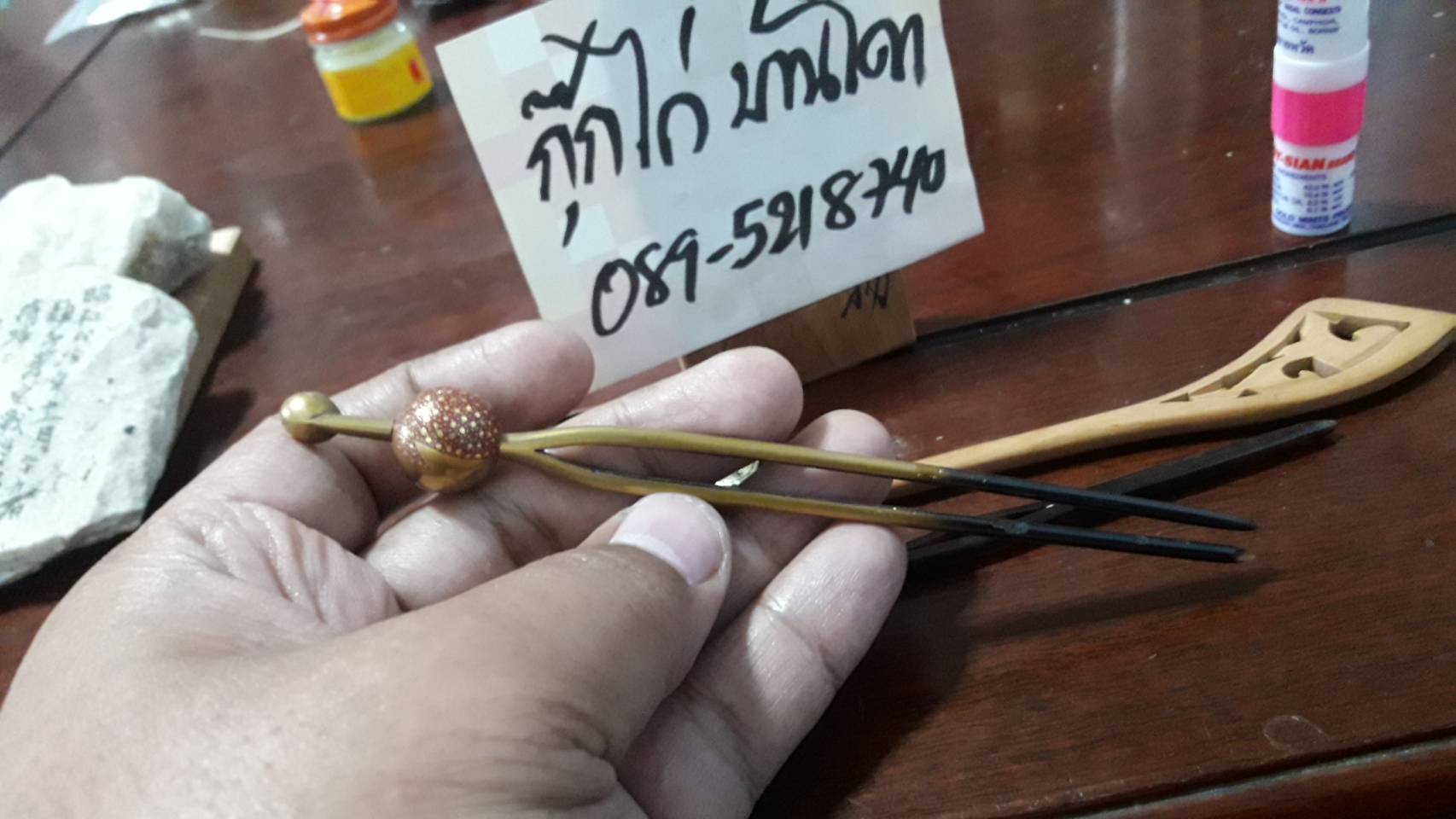 ปิ่นปักผม งานตู้ญี่ปุ่นครับ เหมาๆ สามชิ้นตามภาพครับ ปิ่นปักผม งานตู้ญี่ปุ่นครับ เหมาๆ สามชิ้นตามภาพครับ