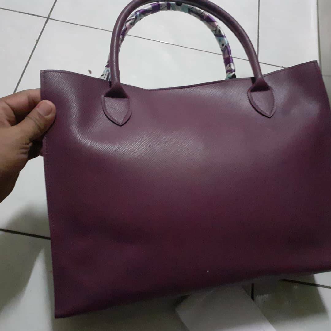 กระเป๋าถือแฟชั่นสวยๆสีม่วง