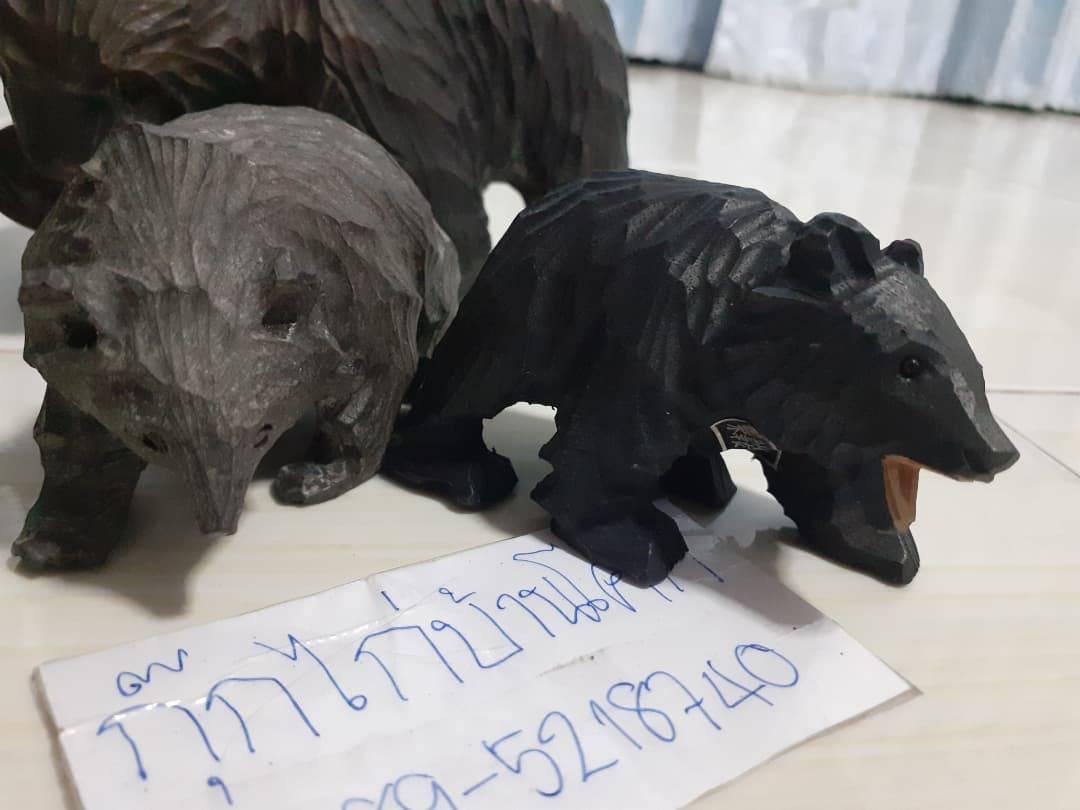 งานไม้แกะสลัก รูปหมีคาบปลา งานฝีมือสวยๆสไตล์ญี่ปุ่น แกะมือฝีมือดีค่ะ ตามความเชื่อคนญี่ปุ่นว่าบ้านไหนมีไว้จะมีกินมีใช้ไปตลอด