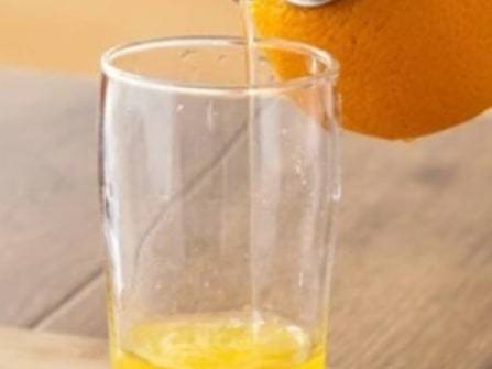 เครื่องคั้นน้ำผลไม้แบบมินิพกพา SKETTOMAN เครื่องครัวน่าใช้จาก Germany วัสดุเป็นสแตนเลส