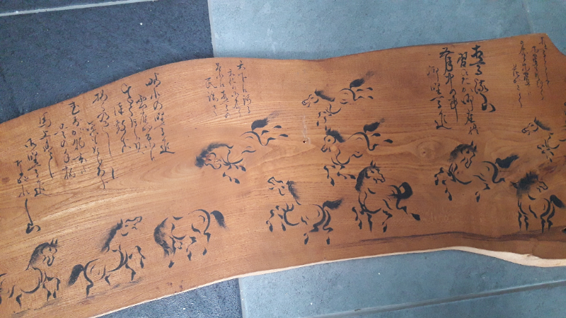 งานไม้ ม้า 15 ตัว ไม้จริง งานตู้ญี่ปุ่น แต่งบ้าน แต่งร้าน  ขนาด 102 x 24 cm.