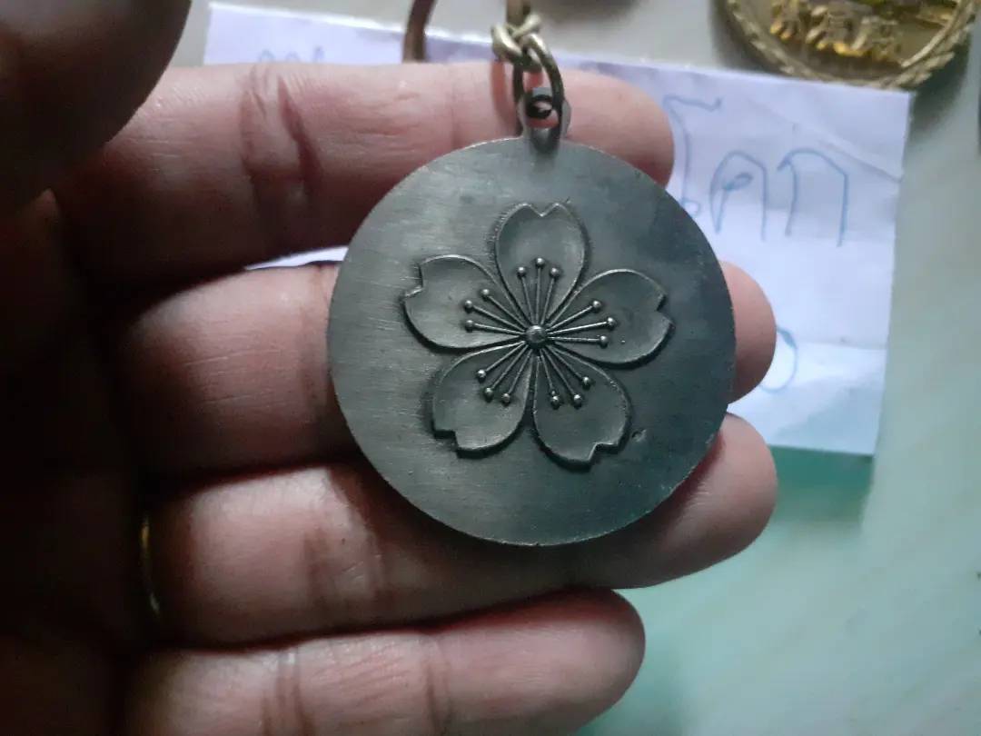 พวงกุญแจโลหะสวยๆจากญี่ปุ่น แข็งแรงน่าใช้น่าสะสมสี่ชิ้นสี่แบบ