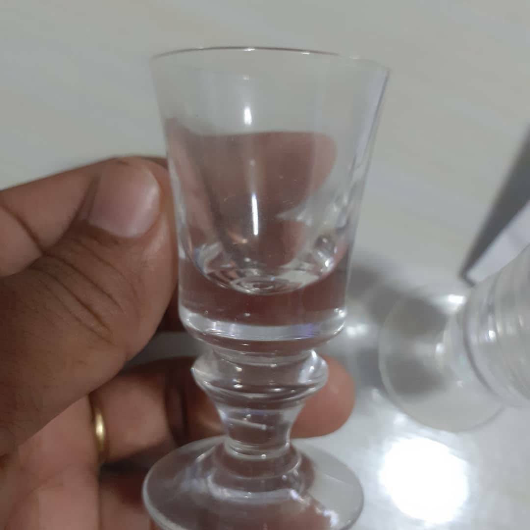 แก้วใสใบเล็กทรงสูง ขนาด 1.5" สูง 2.8" ก้นหนาหนัก สวยค่ะ สองใบ แก้วใสใบเล็กทรงสูง ขนาด 1.5" สูง 2.8" ก้นหนาหนัก สวยค่ะ สองใบ
