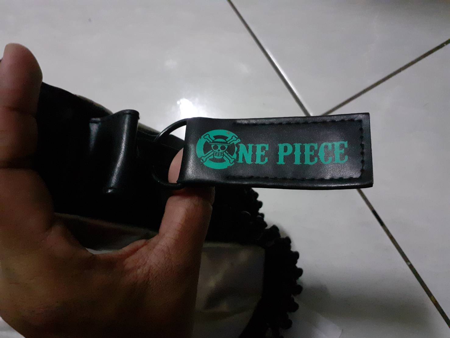 กระเป๋า วันพีช Roronoa zoro มือสองสภาพดีจากญี่ปุ่นค่ะ ก้นกระเป๋ารูดซิปขยายออกได้อีก