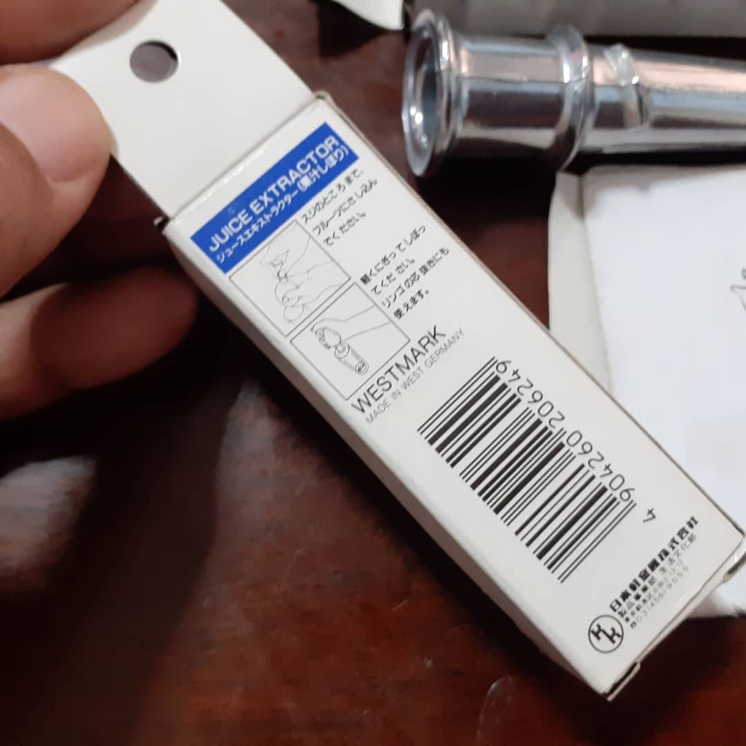 เครื่องคั้นน้ำผลไม้แบบมินิพกพา SKETTOMAN เครื่องครัวน่าใช้จาก Germany วัสดุเป็นสแตนเลส