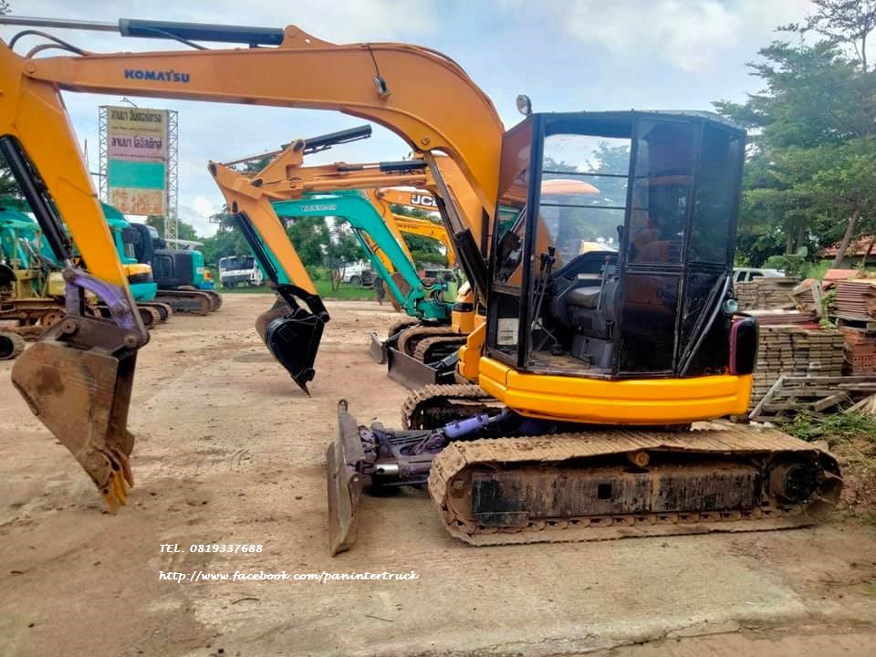 ราคาเพียง 299,000 บาท EXCAVATOR KOMATSU PC50UU-2E  รถขุด ขนาด 5ตัน