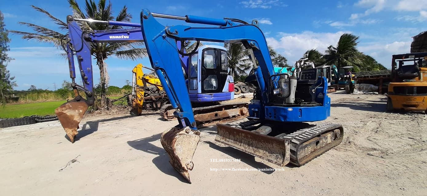 SALE FROM JAPAN MINI. EXCAVATOR HITACHI EX30UR-3 รถขุดเล็ก คอนโทรลน้ำมัน ปั๊มนิ้ว แขนตรง /ใบมีดดัน /มีลายไปป์ปิ้ง(ลายหัวเจาะ)