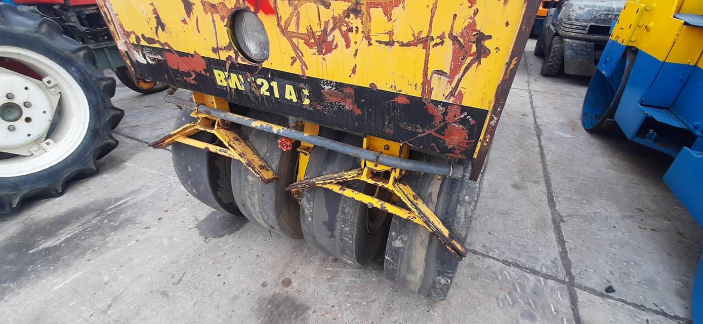 ต๊าชชชชชช!!! สินค้าเก่านอก ขายถูกด่วน BOMAG - BW121AC (เทียบเท่า SAKAI -TW350) ขนาด 3ตัน รถบดหน้าเหล็ก-หลังยาง