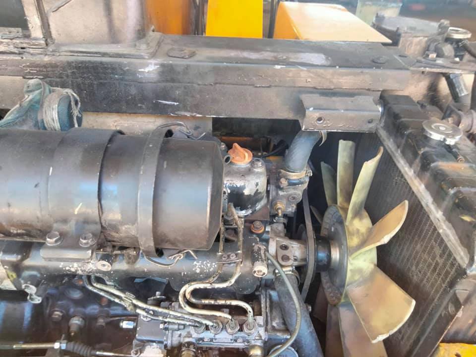 ราคาเพียง 299,000 บาท EXCAVATOR KOMATSU PC50UU-2E  รถขุด ขนาด 5ตัน