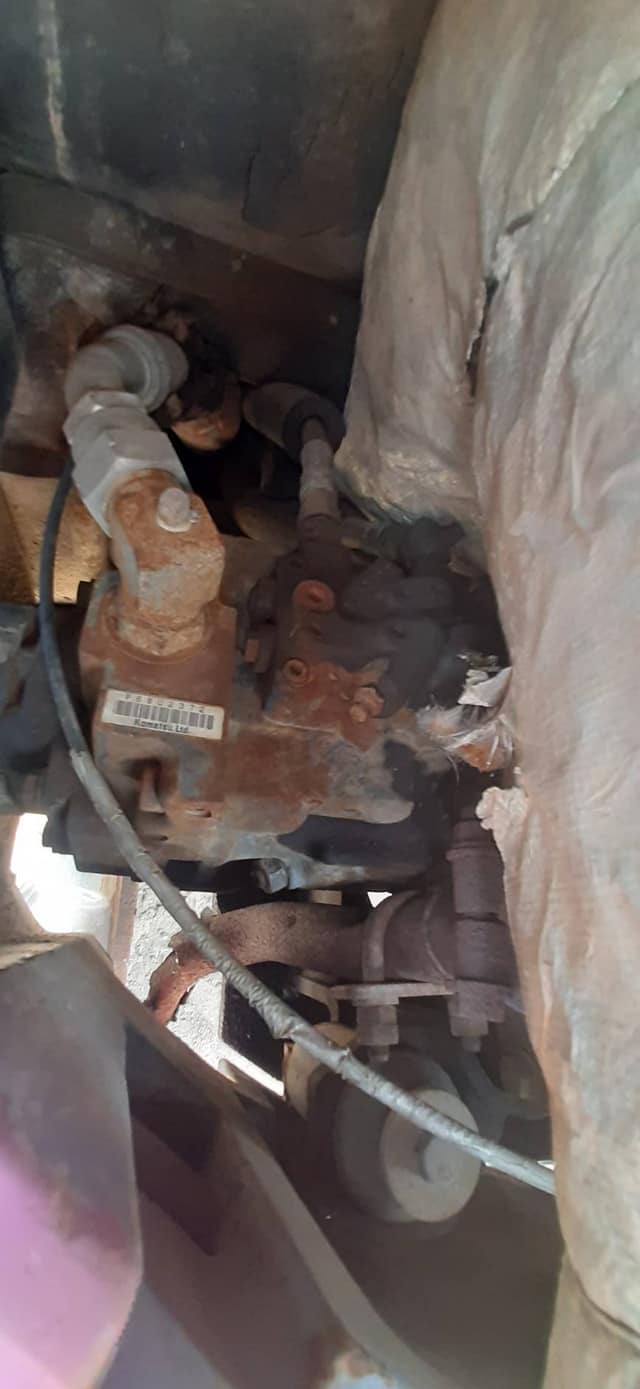 FROM JAPAN รถขุด KOMATSU  PC30UU-3 คอนโทรลน้ำมัน / ปั๊มนิ้ว