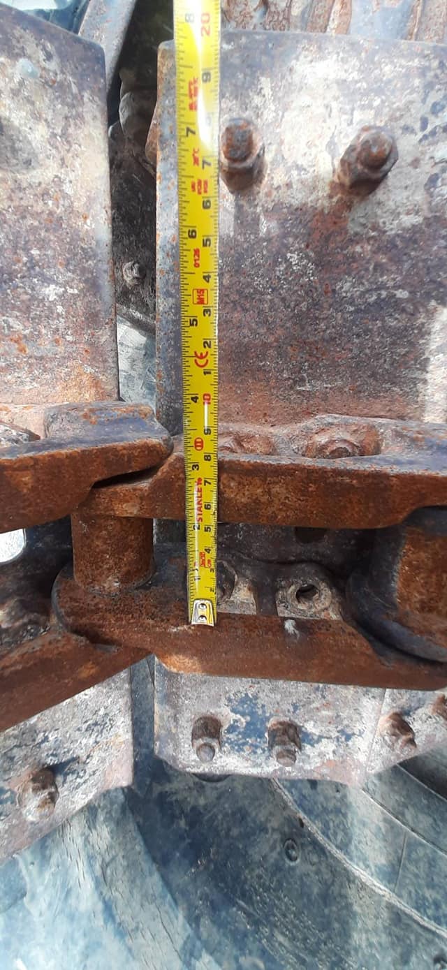 SALE**โซ่พร้อมแผ่นแทรค สำหรับรถขุดไซค์ 60 ,75 (PC60-1-2-3 ,PC75UU-1,SK60) SALE**โซ่พร้อมแผ่นแทรค สำหรับรถขุดไซค์ 60 ,75 (PC60-1-2-3 ,PC75UU-1,SK60)