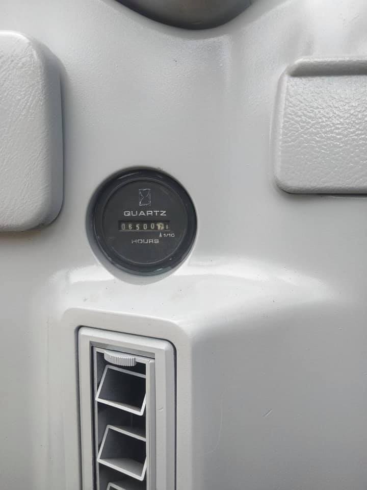 สินค้าเก่านอก มีตู้/มีเก๋ง/มีประตู/แอร์หนาว/ มีผานหน้า/ใบมีดดัน รถขุดโกเบ KOBELCO SK60SR-YT