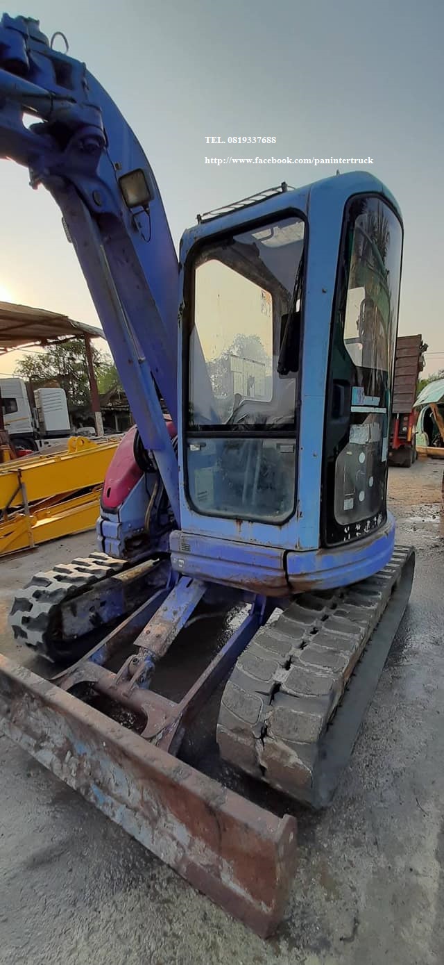 🎊🎊FROM JAPAN รถขุด KOMATSU PC50UU-2 มีเก๋ง/มีตู้/มีประตู , ใบมีดดัน