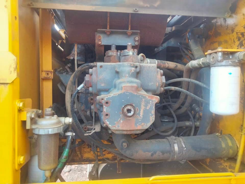 รถขุดใหญ่ ราคาพิเศษส่งท้ายปี KOMATSU PC200-7A มีเล่มทะเบียน ราคาเพียง 1,111,000 บาท