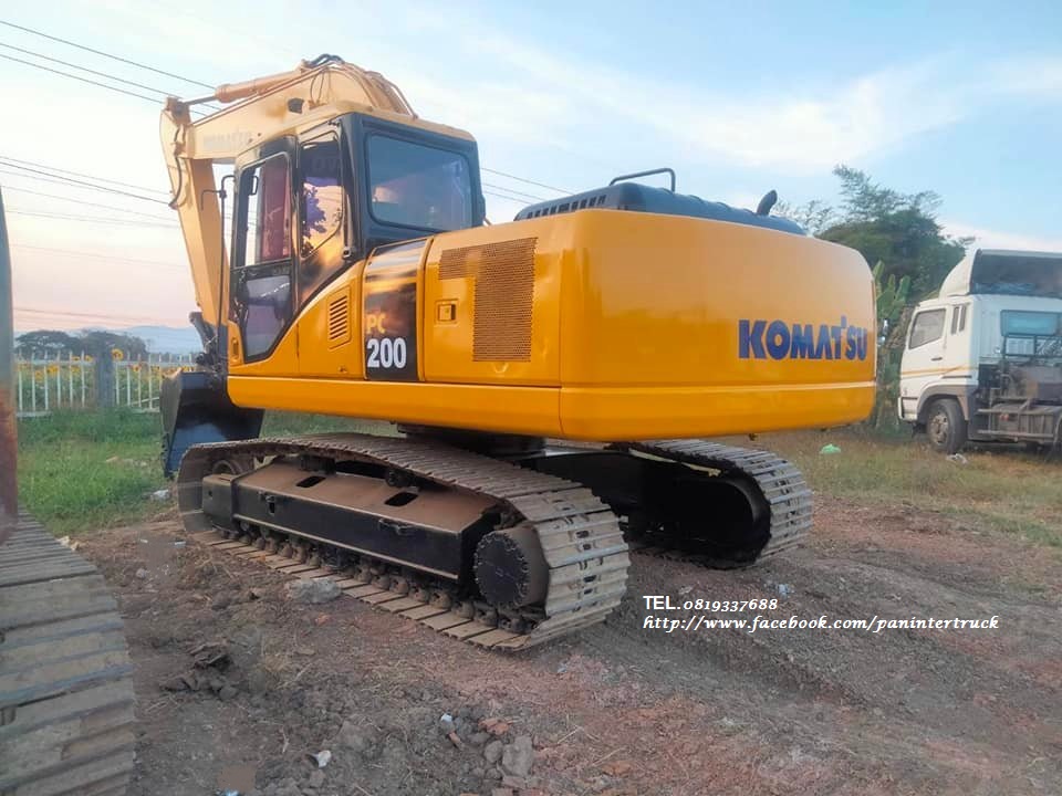 รถขุดใหญ่ ราคาพิเศษส่งท้ายปี KOMATSU PC200-7A มีเล่มทะเบียน ราคาเพียง 1,111,000 บาท