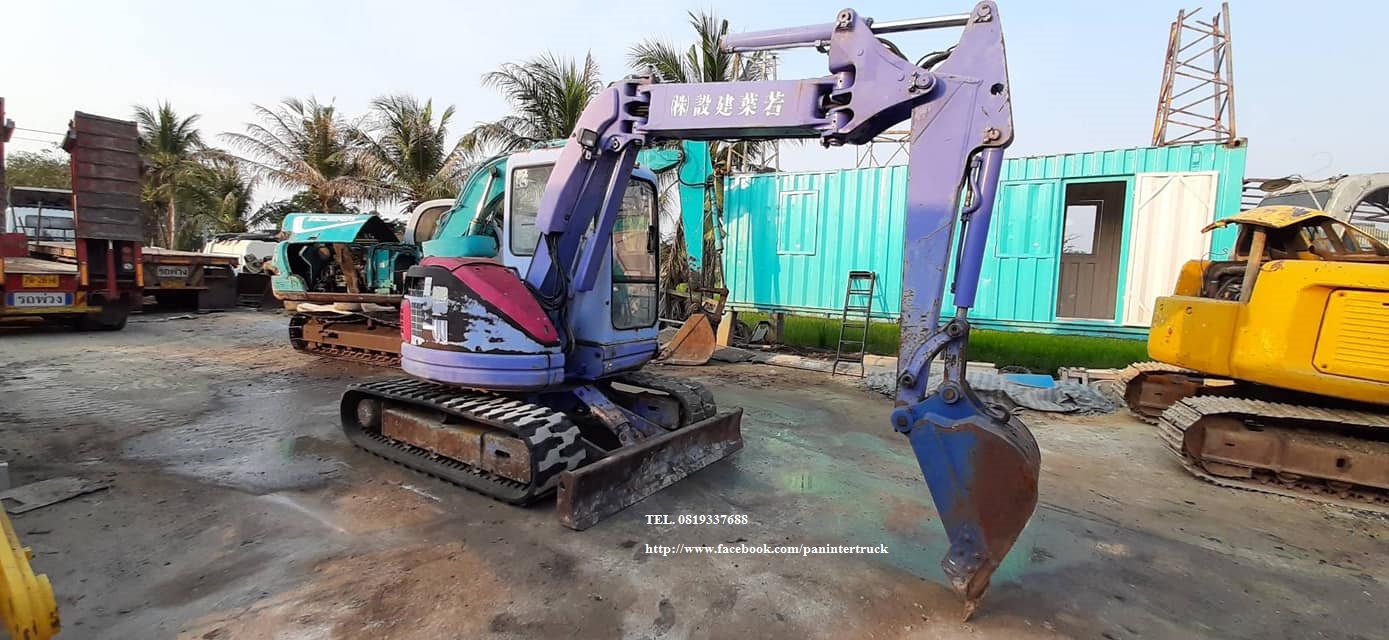 🎊🎊FROM JAPAN รถขุด KOMATSU PC50UU-2 มีเก๋ง/มีตู้/มีประตู , ใบมีดดัน