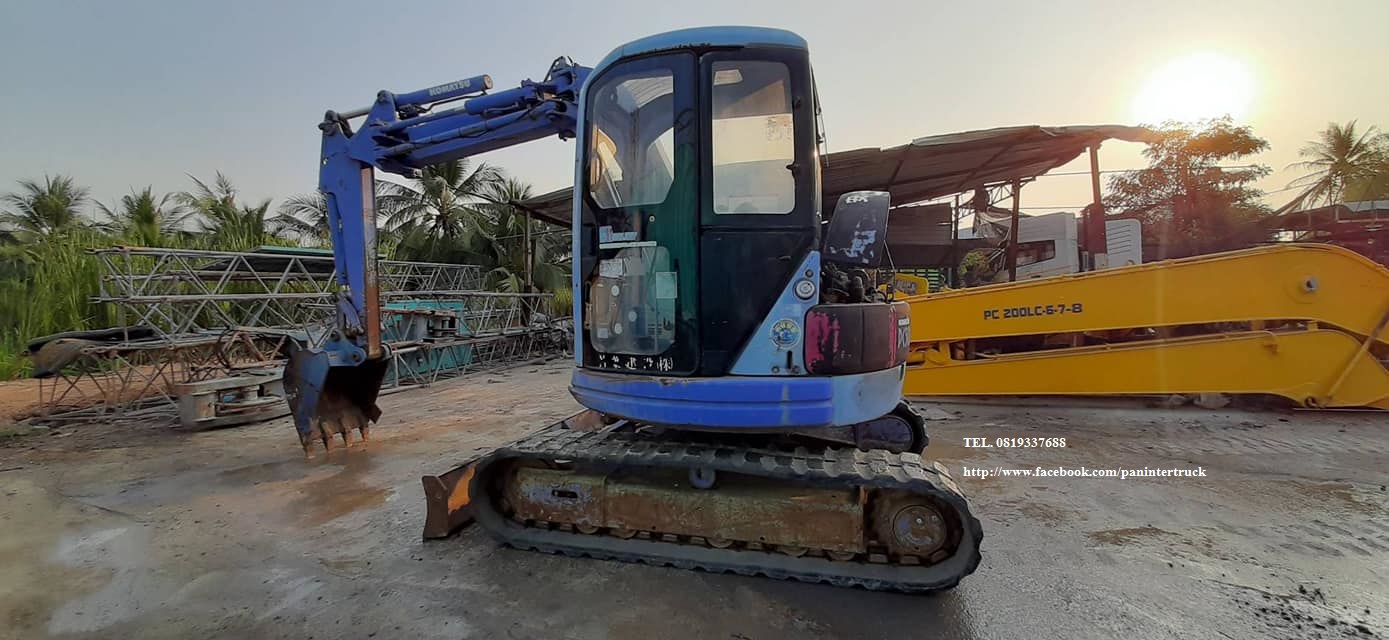🎊🎊FROM JAPAN รถขุด KOMATSU PC50UU-2 มีเก๋ง/มีตู้/มีประตู , ใบมีดดัน