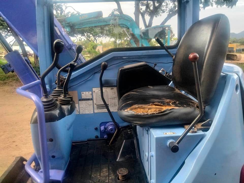 รถขุดเล็ก โคมัสสุ KOMATSU PC38UU-2 = ขนาด 3ตัน ราคาเพียง 255,000 บาท