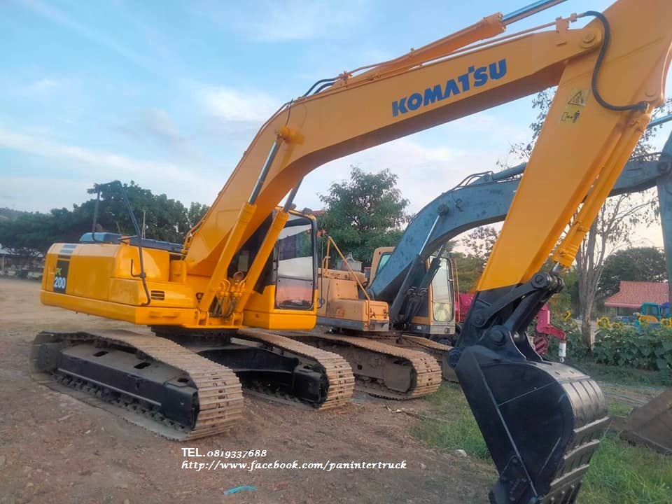 รถขุดใหญ่ ราคาพิเศษส่งท้ายปี KOMATSU PC200-7A มีเล่มทะเบียน ราคาเพียง 1,111,000 บาท