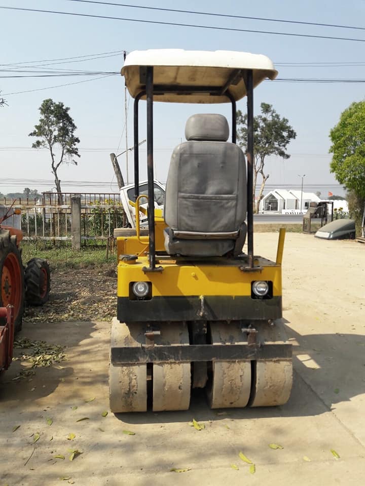 ขายถูกด่วนๆ รถบดหน้าเหล็กหลังยาง SAKAI TW350 ขนาด 3ตัน ขับเคลื่อน2เพลา