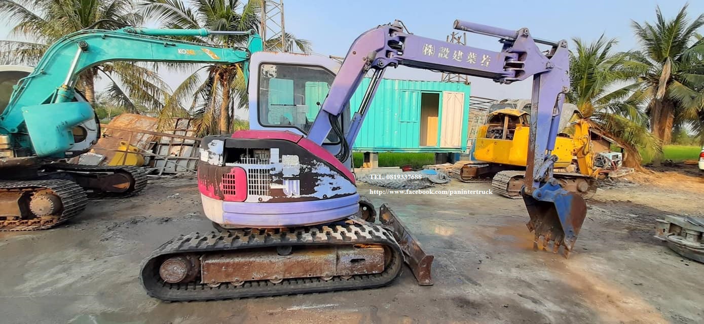🎊🎊FROM JAPAN รถขุด KOMATSU PC50UU-2 มีเก๋ง/มีตู้/มีประตู , ใบมีดดัน
