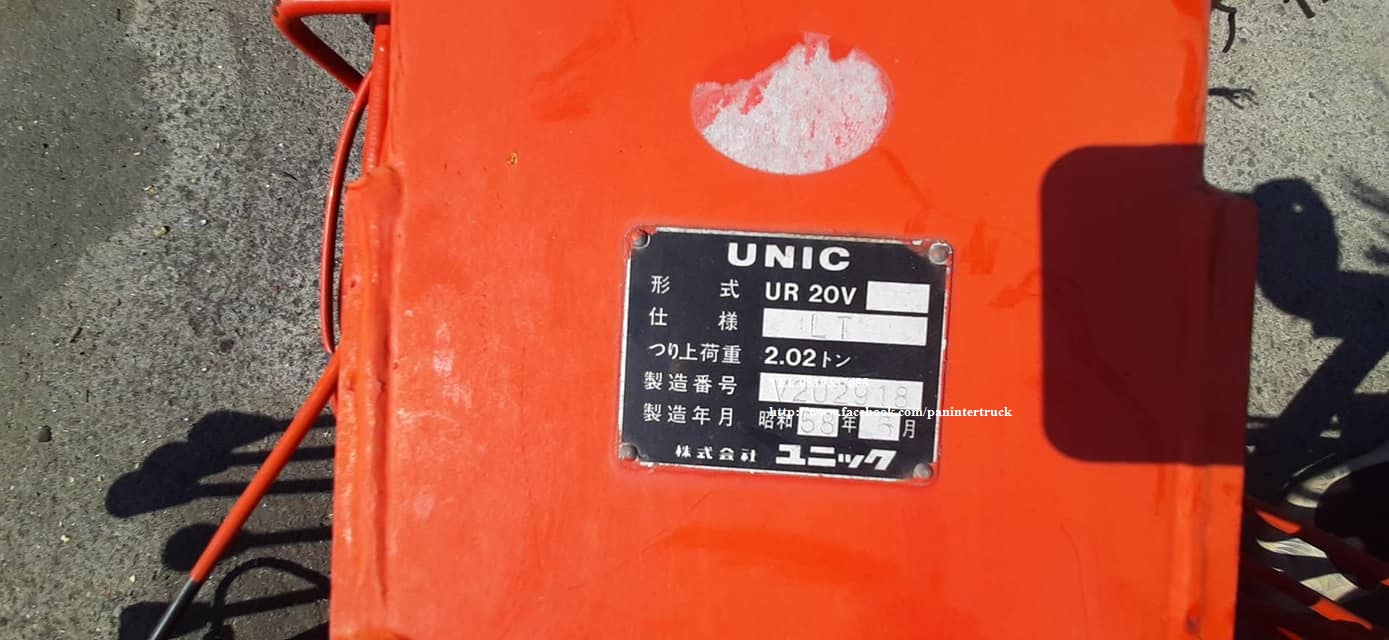 FROM JAPAN !!เครนติดหลังรถบรรทุก (TRUCK MOUNTED CRANE UNIC UR20V ) ยูนิค ขนาด 2ตัน / 4ปลอก3ชัก มีตะข