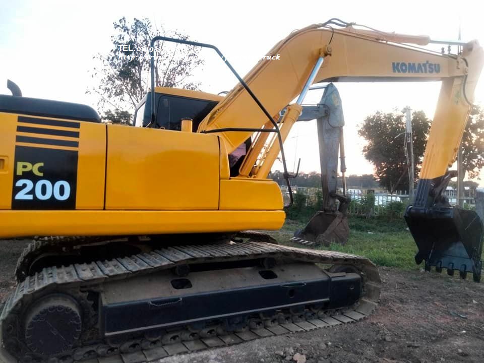 รถขุดใหญ่ ราคาพิเศษส่งท้ายปี KOMATSU PC200-7A มีเล่มทะเบียน ราคาเพียง 1,111,000 บาท