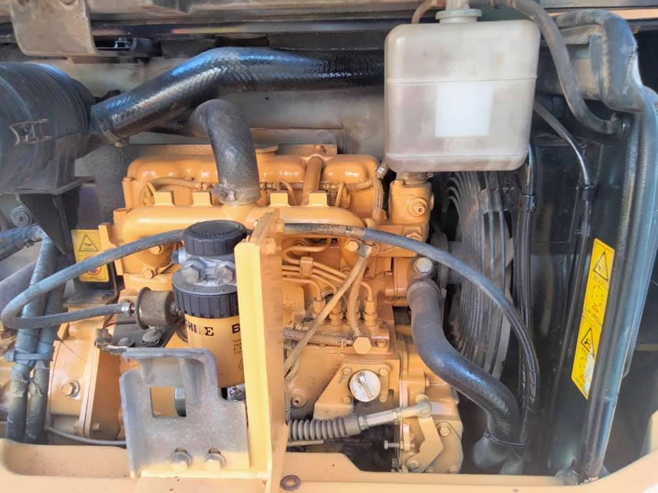 BIG SALE FROM JAPAN รถขุด ขนาด 5ตัน MINI. EXCAVATOR CATERPILLAR -แคท305SR