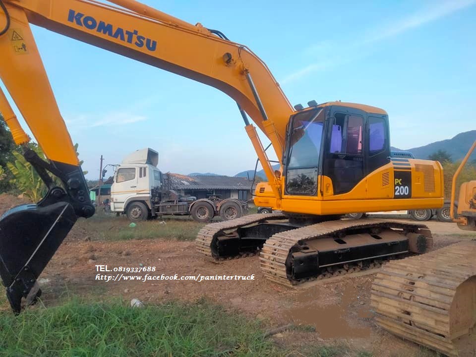 รถขุดใหญ่ ราคาพิเศษส่งท้ายปี KOMATSU PC200-7A มีเล่มทะเบียน ราคาเพียง 1,111,000 บาท