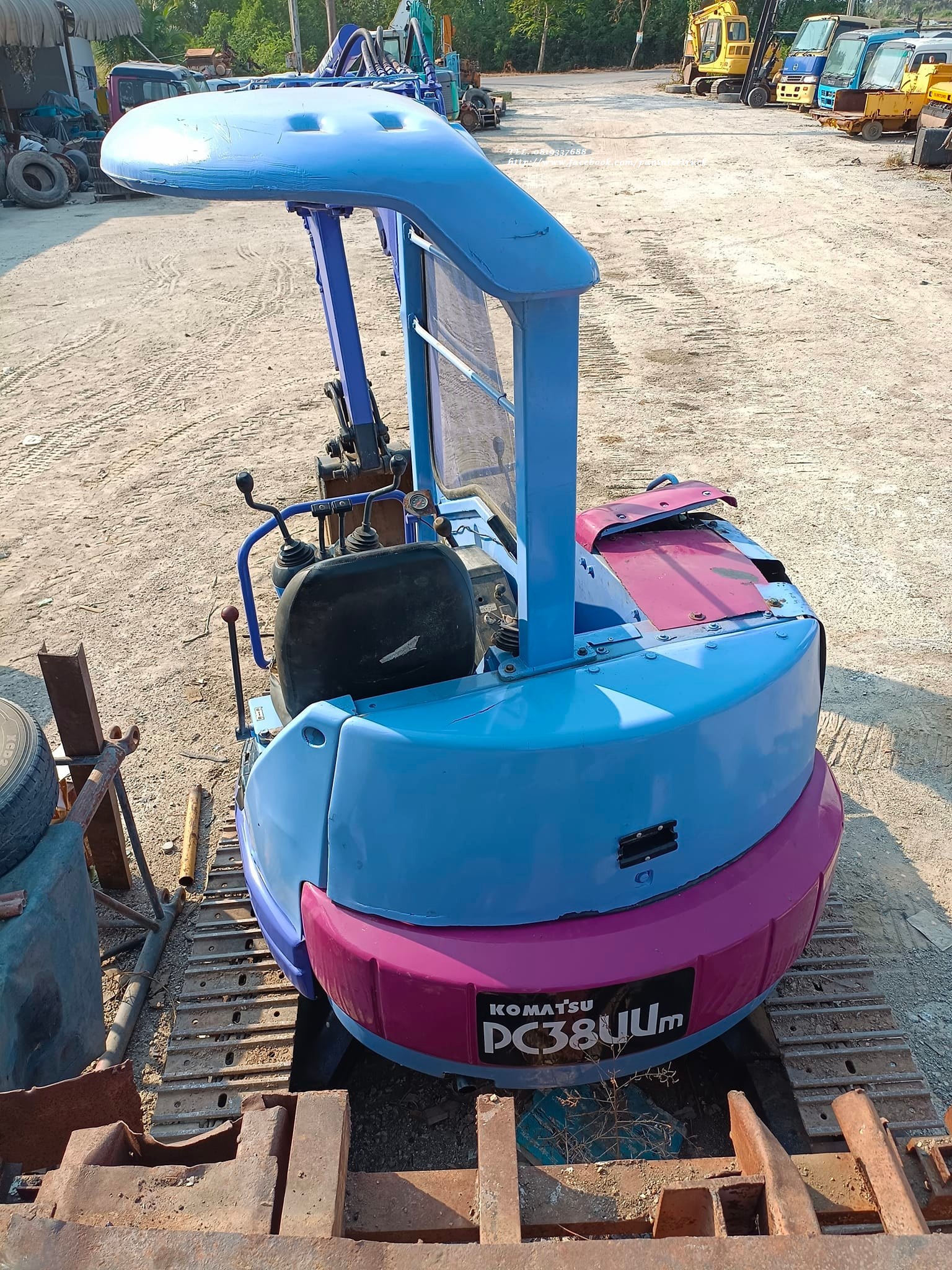 รถขุดเล็ก โคมัสสุ KOMATSU PC38UU-2 ขนาด 3ตัน  ราคาเพียง 255,000 บาท