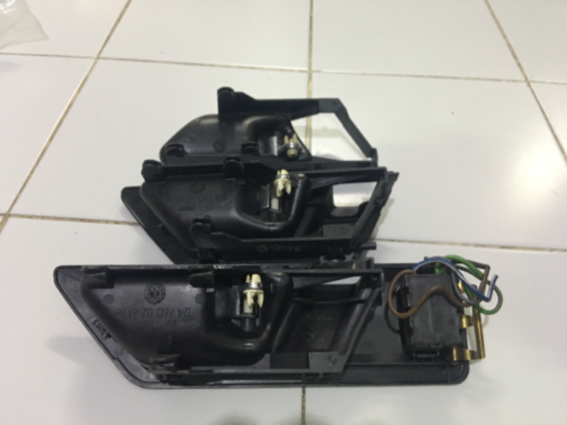 มือเปิดประตูใน BENZ 124