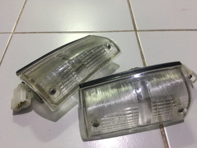 ไฟหรี่โตโยต้าKE 70 ไฟกลม