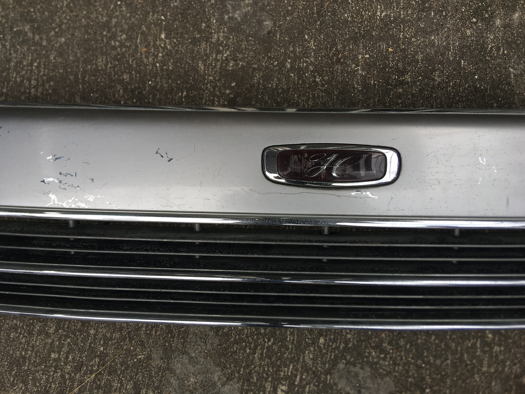 กระจังหน้ารถตู้ไฮเอท