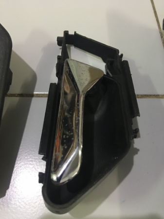 มือเปิดประตูใน BENZ 124